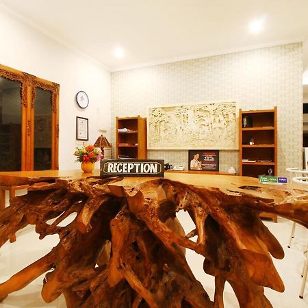 Wahyu Dana Hotel Pabean Buleleng Exterior foto