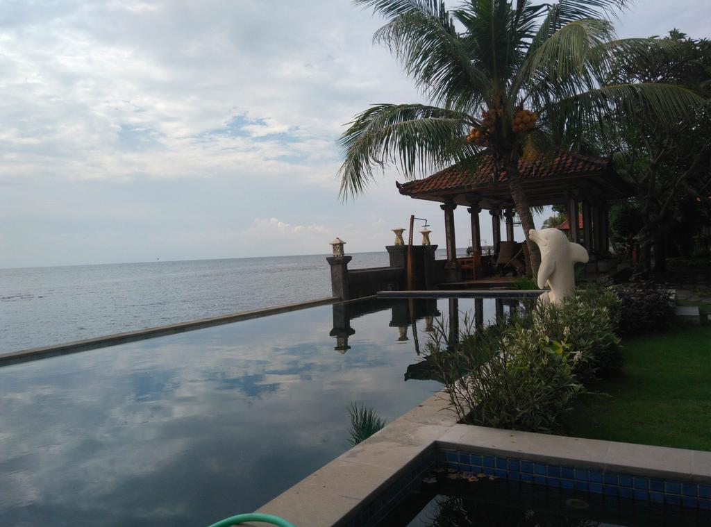 Wahyu Dana Hotel Pabean Buleleng Exterior foto