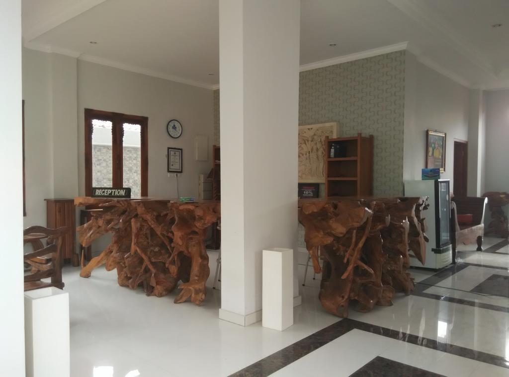 Wahyu Dana Hotel Pabean Buleleng Exterior foto