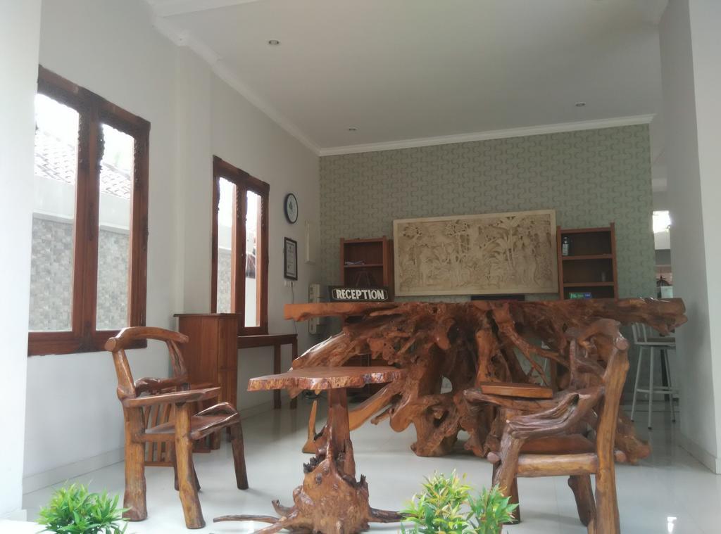 Wahyu Dana Hotel Pabean Buleleng Exterior foto