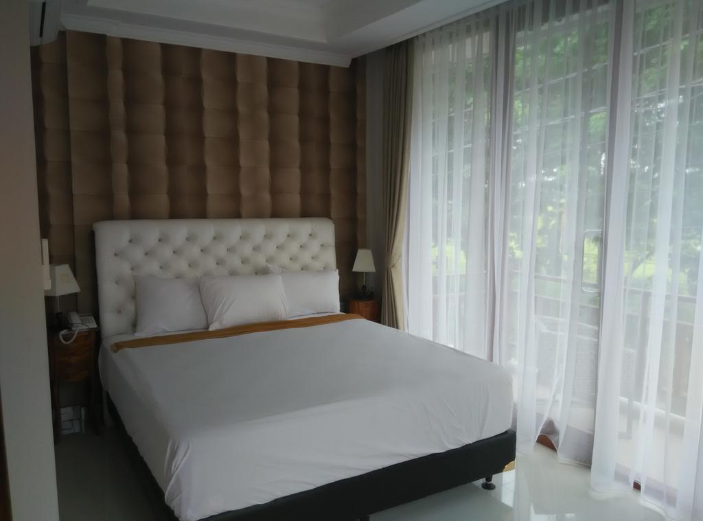 Wahyu Dana Hotel Pabean Buleleng Habitación foto