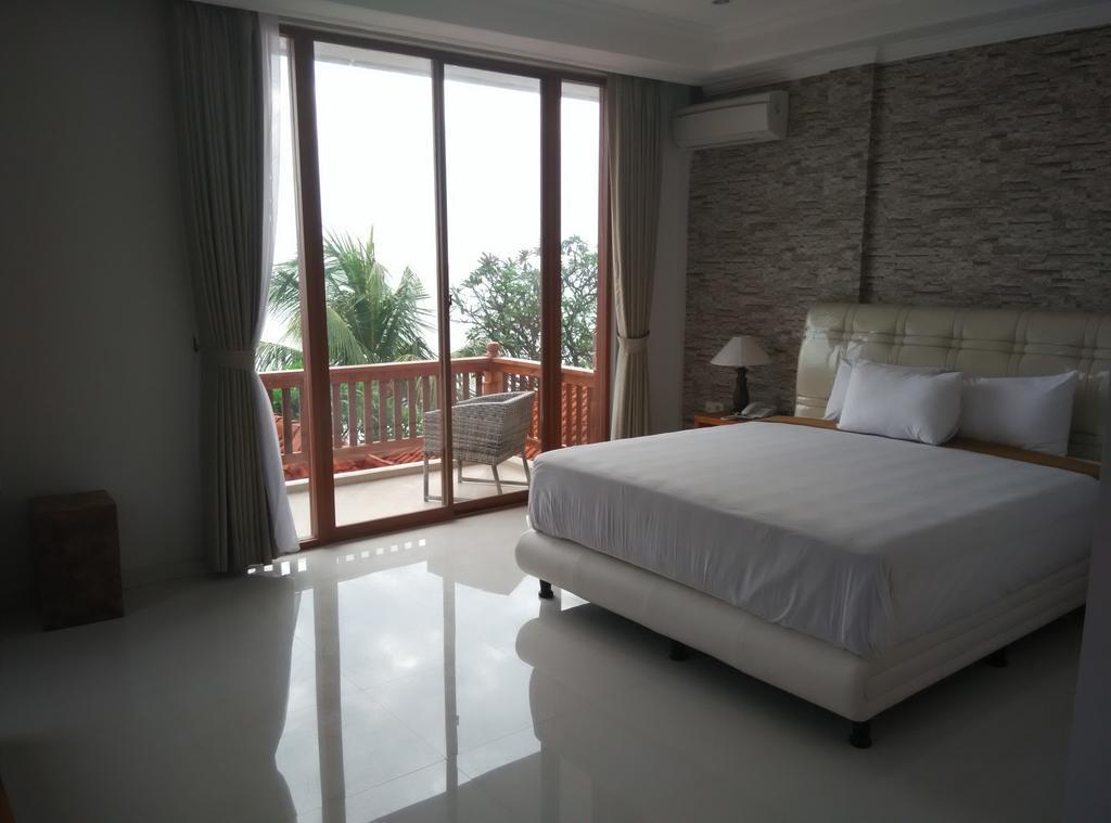 Wahyu Dana Hotel Pabean Buleleng Habitación foto