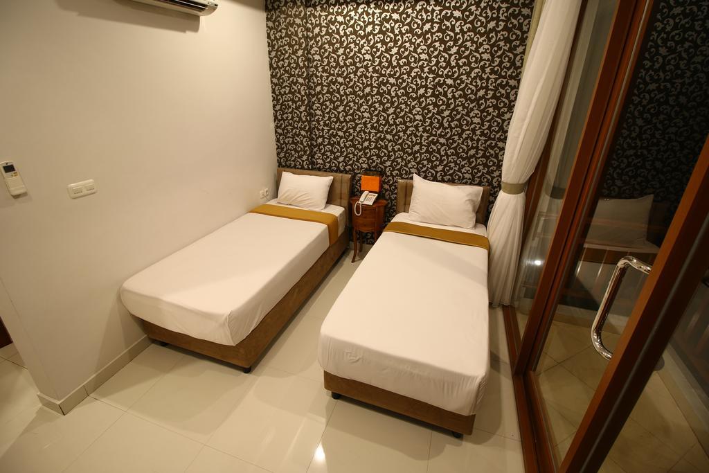 Wahyu Dana Hotel Pabean Buleleng Exterior foto