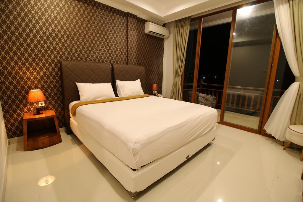 Wahyu Dana Hotel Pabean Buleleng Exterior foto