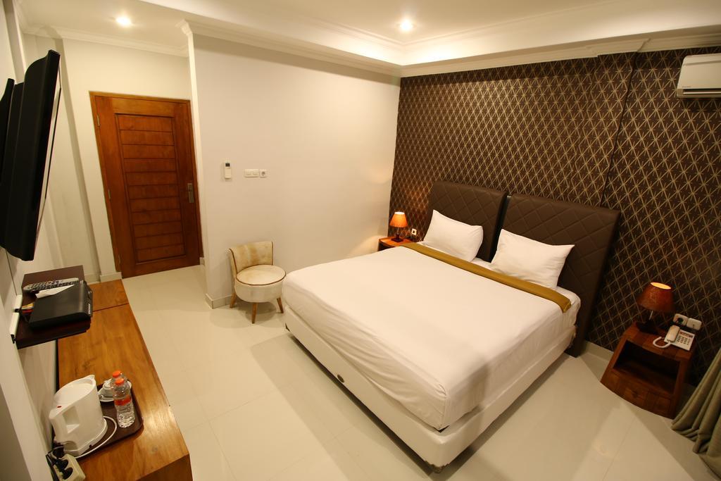 Wahyu Dana Hotel Pabean Buleleng Exterior foto