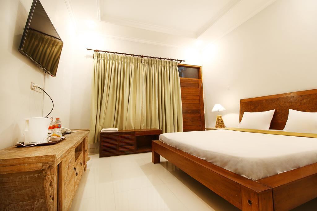 Wahyu Dana Hotel Pabean Buleleng Exterior foto
