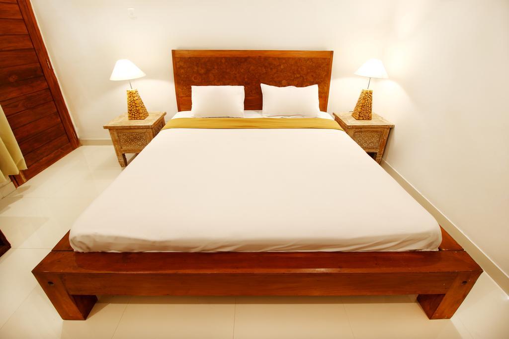 Wahyu Dana Hotel Pabean Buleleng Exterior foto