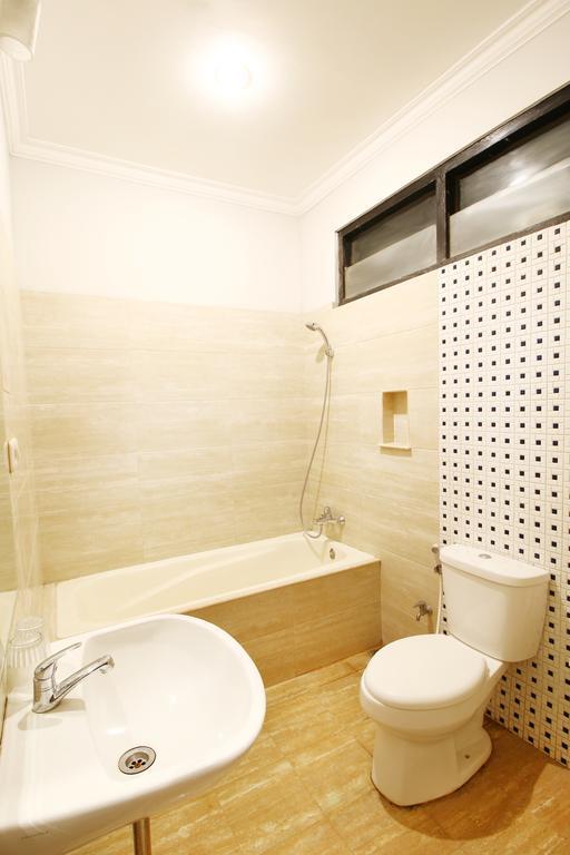 Wahyu Dana Hotel Pabean Buleleng Exterior foto