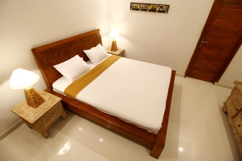 Wahyu Dana Hotel Pabean Buleleng Exterior foto