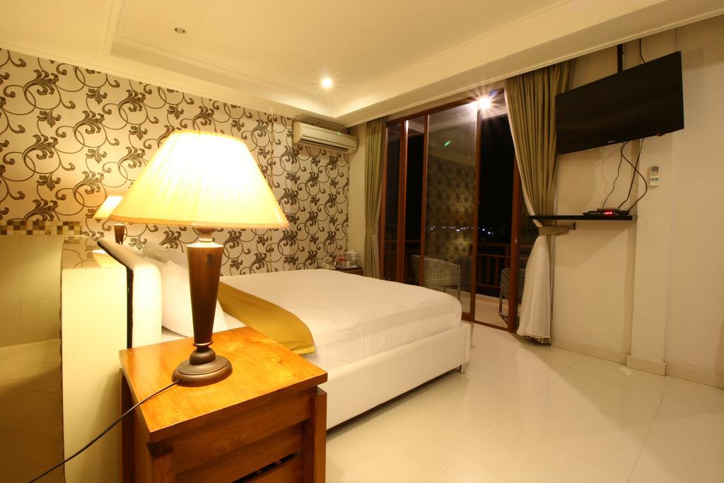 Wahyu Dana Hotel Pabean Buleleng Exterior foto