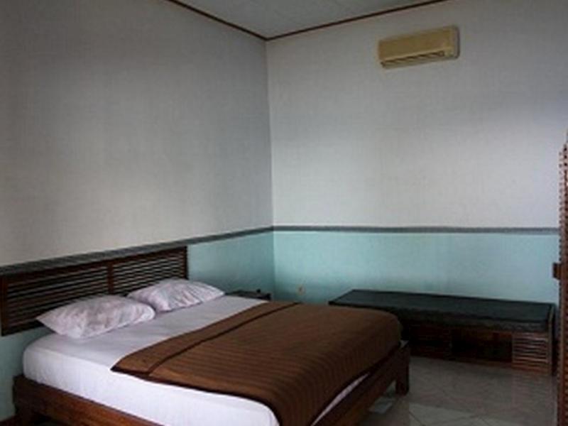 Wahyu Dana Hotel Pabean Buleleng Exterior foto