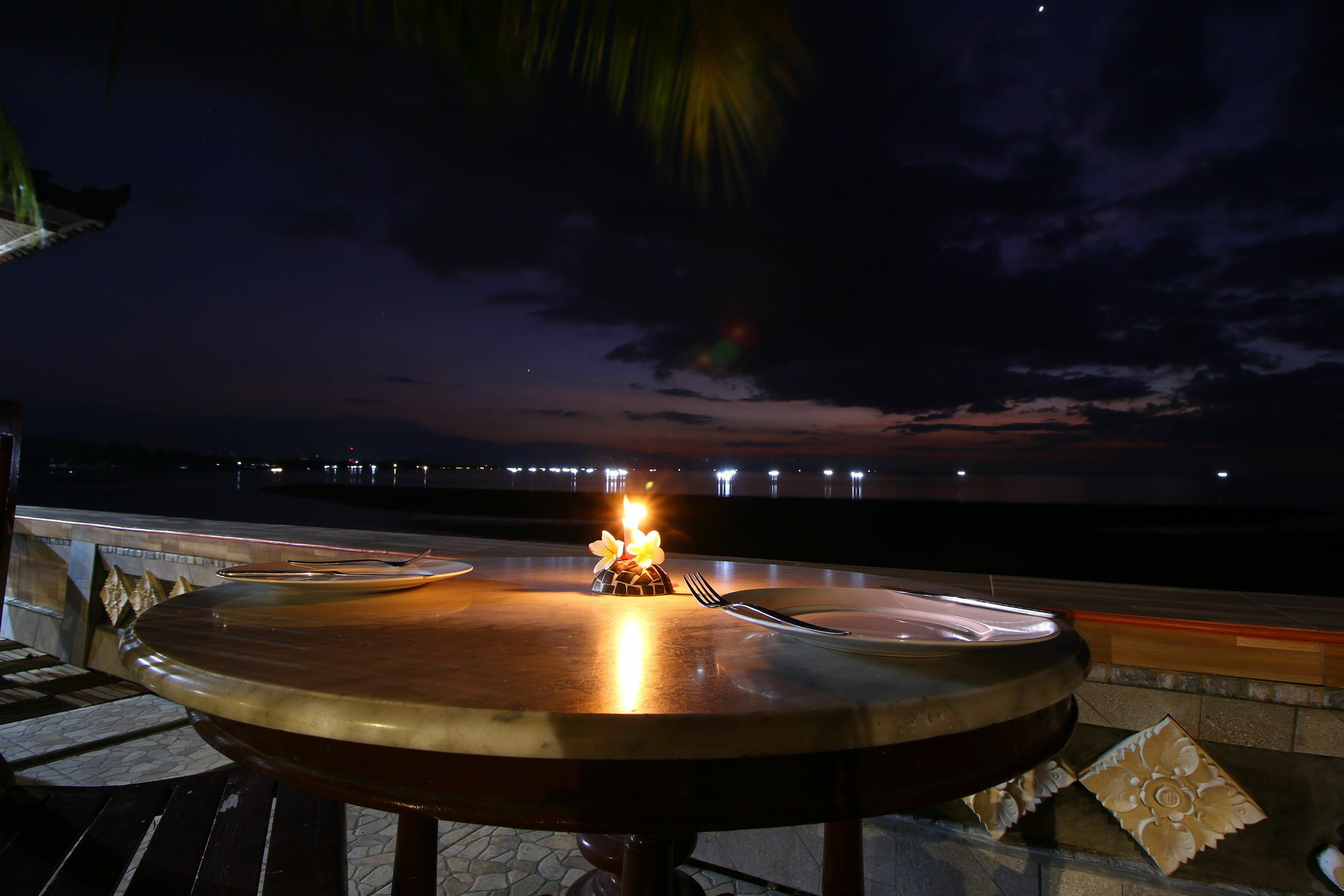 Wahyu Dana Hotel Pabean Buleleng Exterior foto