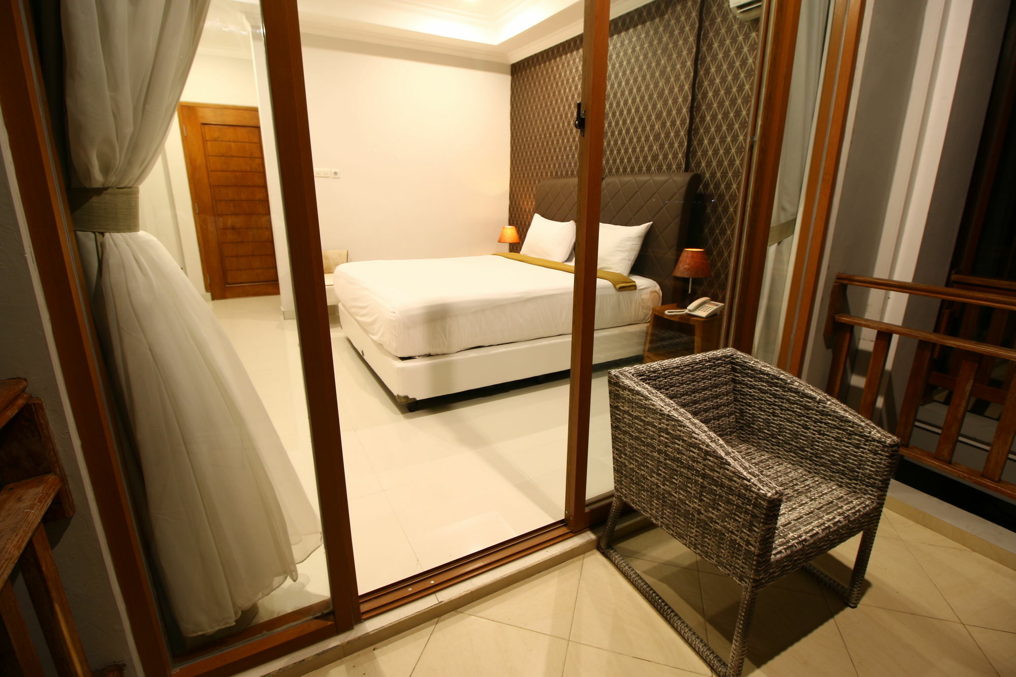 Wahyu Dana Hotel Pabean Buleleng Exterior foto