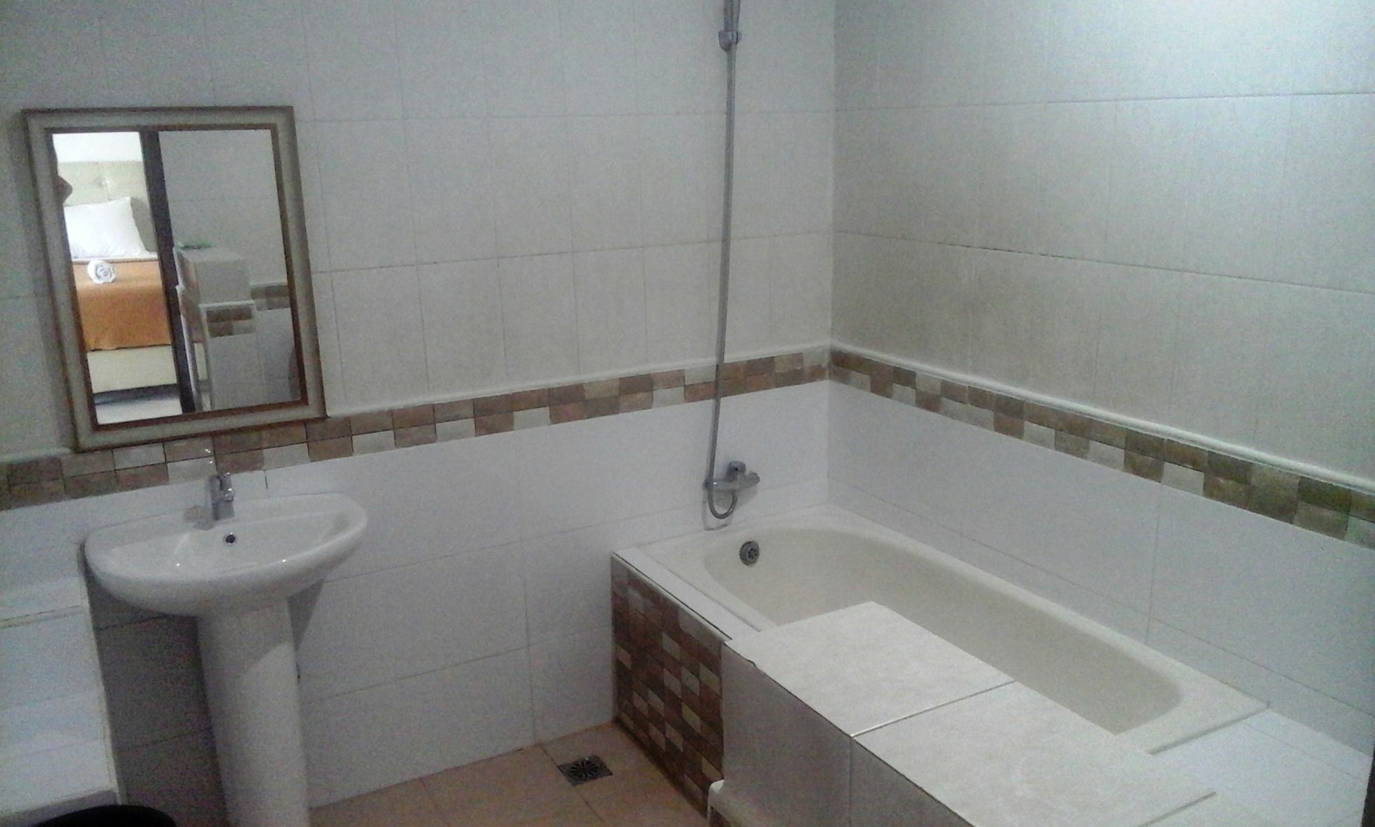 Wahyu Dana Hotel Pabean Buleleng Exterior foto