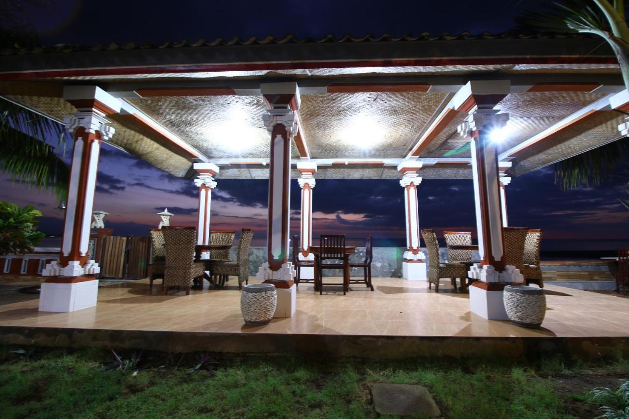 Wahyu Dana Hotel Pabean Buleleng Exterior foto