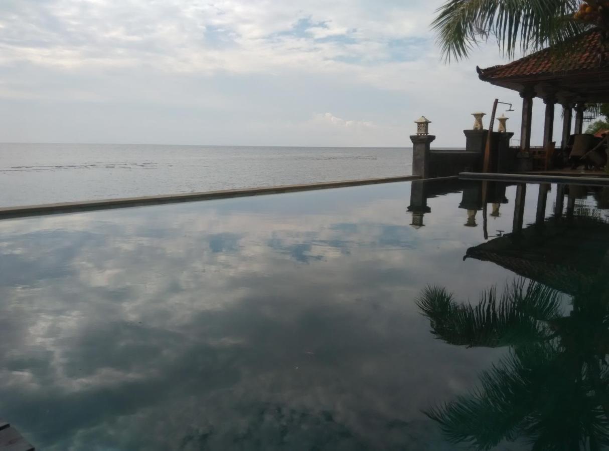 Wahyu Dana Hotel Pabean Buleleng Exterior foto